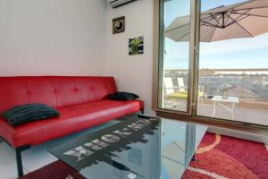 Charmant 2 p, piscine, terrasse, aperçu mer, proximité Cannes, Antibes, Monaco