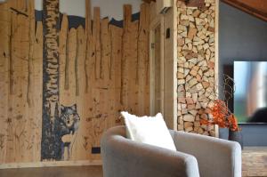 Mountain Suite with tub and view, Alpine design