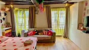 01Wonderful studio in marais