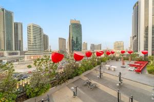 FIRST CLASS 2BR Pool View and near Dubai Mall