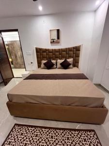 Veda- Luxurious 4BHK with Ganga & Hill View