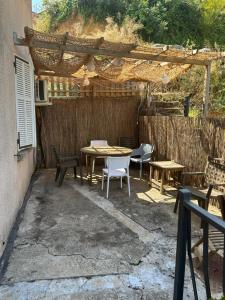 Maisons de vacances Bas de villa pour 6 : Maison 3 Chambres