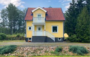 Stunning Home In Sjötofta With Sauna
