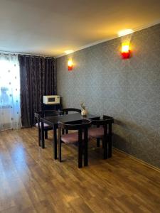 Простора та стильна 2 кімнатна в центрі Черкас на бульварі Шевченко з панорамним видом та СмартТВ! Дві окремі охайні спальні з кондиціон?