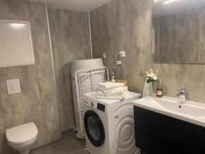 Central apartment with parking