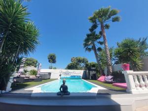 Maison avec Piscine privée chauffée 9X4m Clim TV grand ecran location saisonnière de vacances été proche plage et centre ville sud montpellier