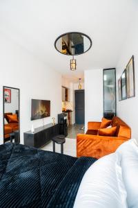 Jurassic Park - Stylish Urban Sanctuary