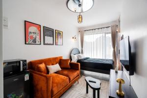 Jurassic Park - Stylish Urban Sanctuary