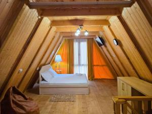 Kutaisi Red Water Cottage