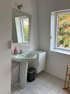 Maisons de vacances Maison de centre-ville avec grande terrasse : Maison 3 Chambres