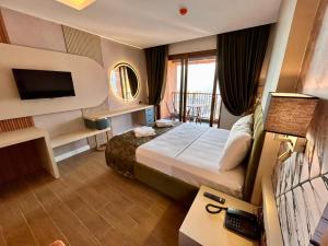 Castello By Mediterra Hotel