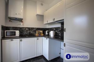 Air-conditioned apartment in the Carras district close to the sea