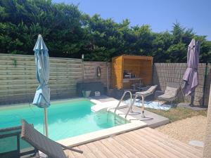 Appartements La Cigale sous l'Olivier - Chambre , SdB et Salon Prive - Piscine : photos des chambres