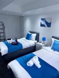 The Triplex 1 Wolverhampton 4 Bed Free Parking WIFI