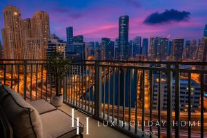 LUX 52 42 Deluxe Marina View Suite 3