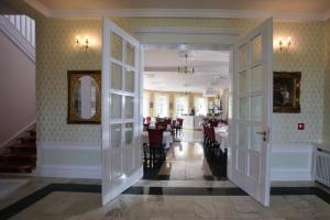 Pałac i Folwark Ńemino