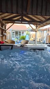 Maisons de vacances Maison familiale avec grand jardin et spa : Maison 2 Chambres