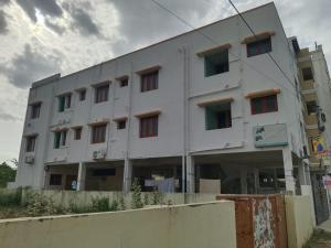 Royal 2 Bed Room Apartment -Opp Mattuthavai Bus stand Madurai
