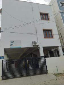 Royal 2 Bed Room Apartment -Opp Mattuthavai Bus stand Madurai
