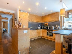 Appartement lumineux et spacieux à Val-dIsère avec cheminée et prestations de luxe - FR-1-694-82