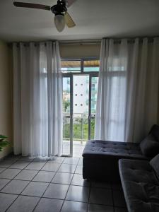 Apto 3 quartos 3 min Praia do Forte Cabo Frio - 8 pessoas