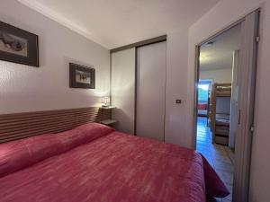 Appartements Appartement Montgenevre 6 pers, skis aux pieds, animaux acceptes, parking - FR-1-330D-70 : photos des chambres