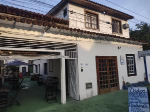 Dádiva Hostel cama e chuveiro ecônomico Pontal Centro