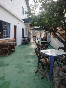 Dádiva Hostel cama e chuveiro ecônomico Pontal Centro