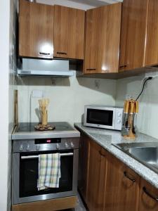 Cozy Breeze Central Apartment