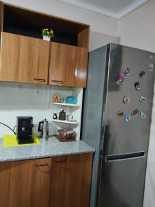 Cozy Breeze Central Apartment