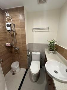 Serene Oaisis Condo with Netflix & WiFi