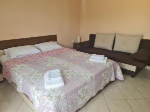 Giotas house-free parking