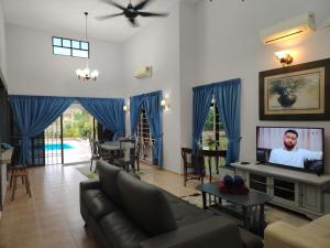 Villa BABA DFAMOSA - Homestay AFamosa Private Pool Villa