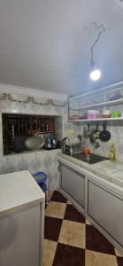 studio jirari chambre et 3 salons avec cuisine douche wifi