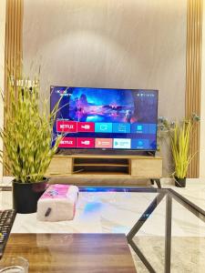 1Bed room Apartment with private entrance-2B