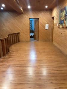 Grand Stone&Wood 3 Room Mansion
