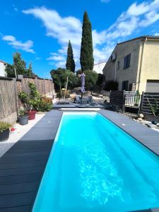 Appartements T2 jusqu'a 4 personnes en rez-de-jardin de maison, avec piscine, draps et serviettes de toilette fournis : photos des chambres