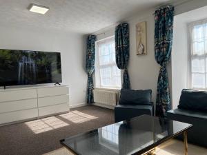 Etruria House - Near Water World, Festival Park and Bet365