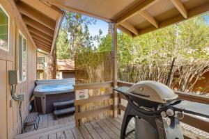 Country Club Cabin ~ Dog-friendly cabin in heart of Big Bear with hot tub, gas fireplace, & deck
