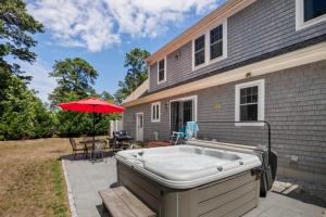 Charming Getaway with Hot Tub Dog Friendly