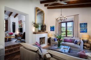 Elegant Villa Retreat in Banyalbufar, 1022