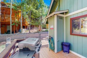 Quiet Cabin ~ End of Cul-De-Sac Location Private Hot Tub, Fenced Yard, Boat Parking