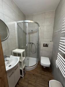 Pokoje Gościnne Złoty Potok Jura Krakowsko Częstochowska Dom w zaciszu podwórka