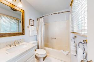 Moose-in Around ~ Walk to Slopes Mountain Home with Private Hot Tub, Ski Locker & Playground