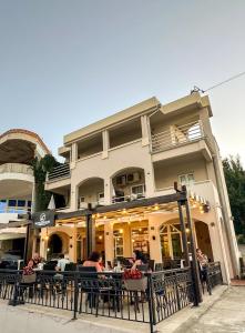 Aksa Apartments