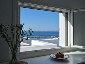 Parian Pearl Unique SeaView