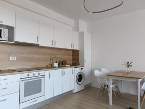 Iris Thermal Apartment, Baile Felix