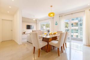 Apto Espetacular a 200 Metros da Praia de Bombas