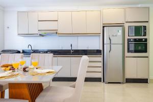 Apto Espetacular a 200 Metros da Praia de Bombas