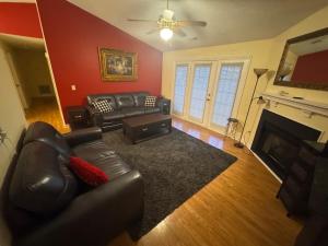 2Bed 2Bath Cozy Apartment off Guilford college! - 4hvězdičkové hotely ve městě Greensboro
